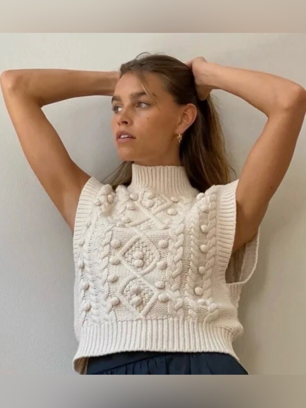 Aritzia Wilfred ALPS Sweater Cable Knit Sleeveless Pom Pom Mock neck Vest
